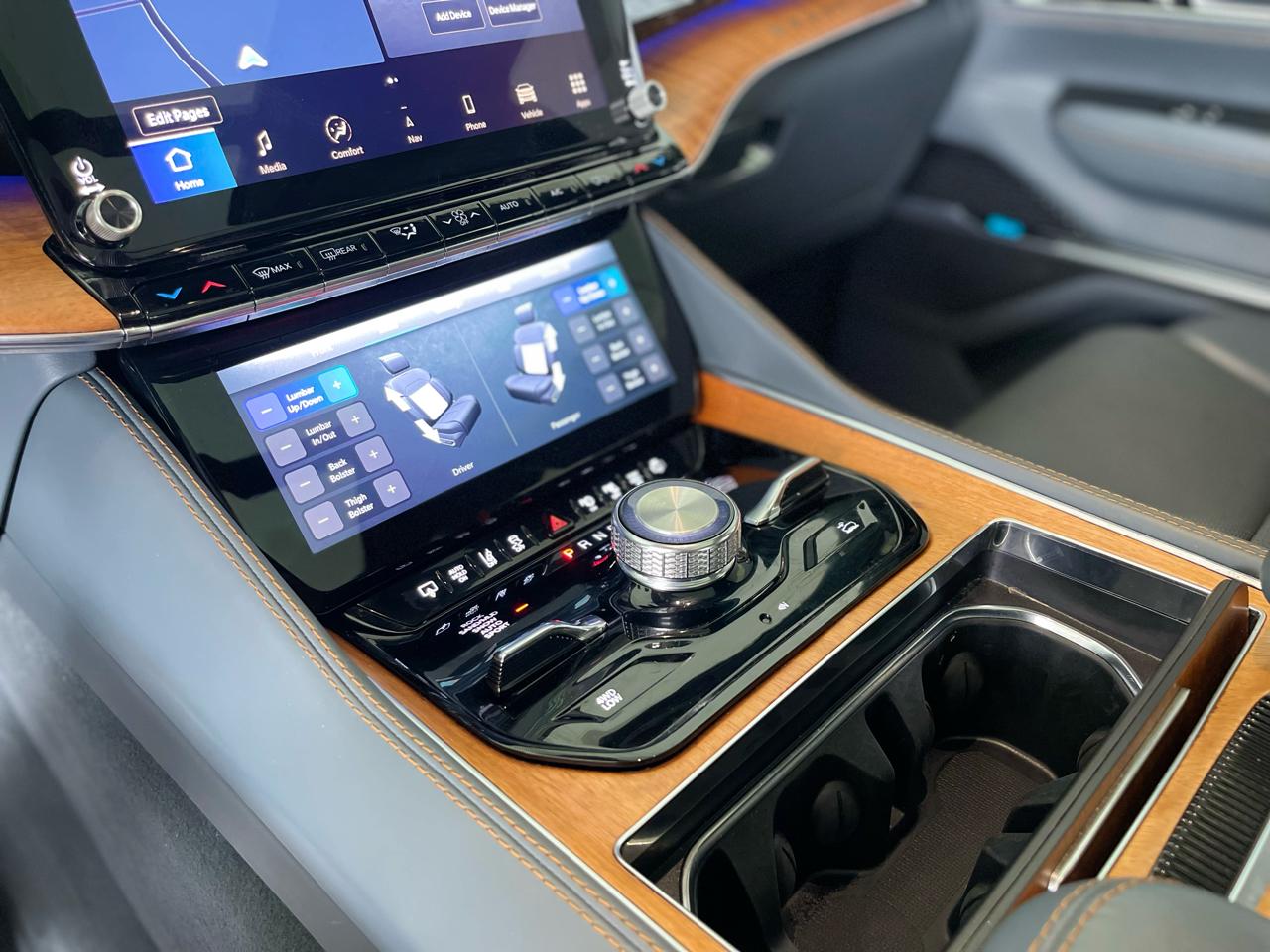 Jeep Grand Wagoneer Series II 4WD 2022