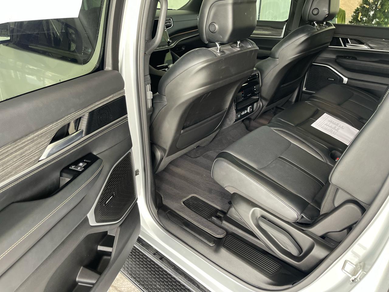Jeep Wagoneer Series III 4WD 2022