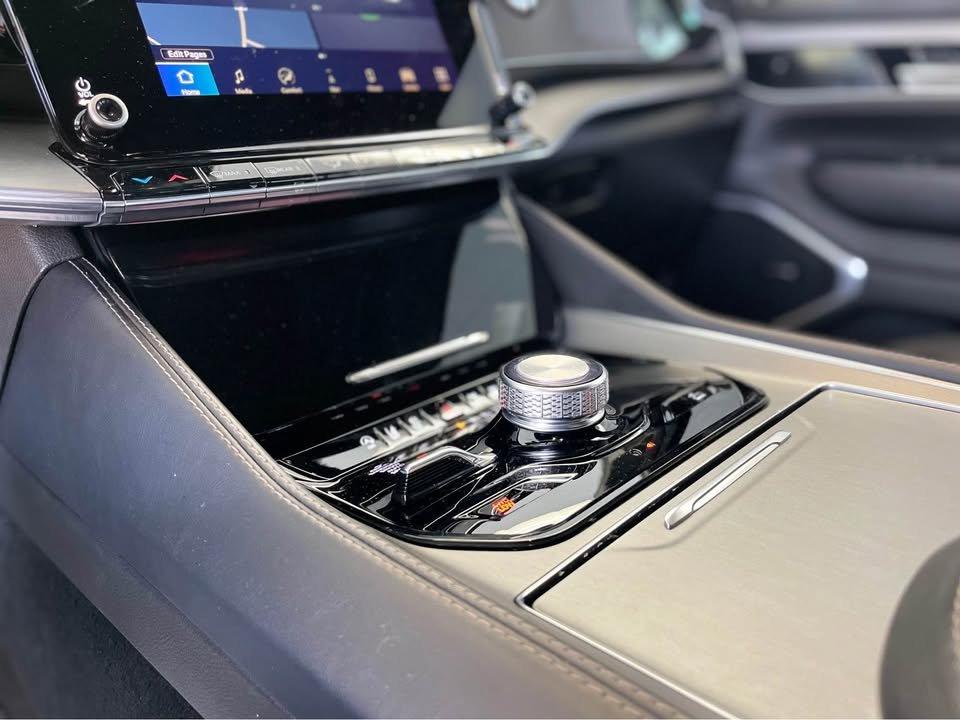 Jeep Wagoneer Series II 4WD 2023