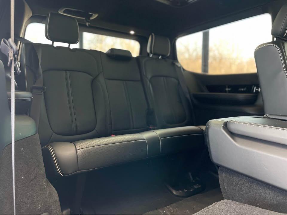 Jeep Grand Wagoneer Series II 4WD 2022