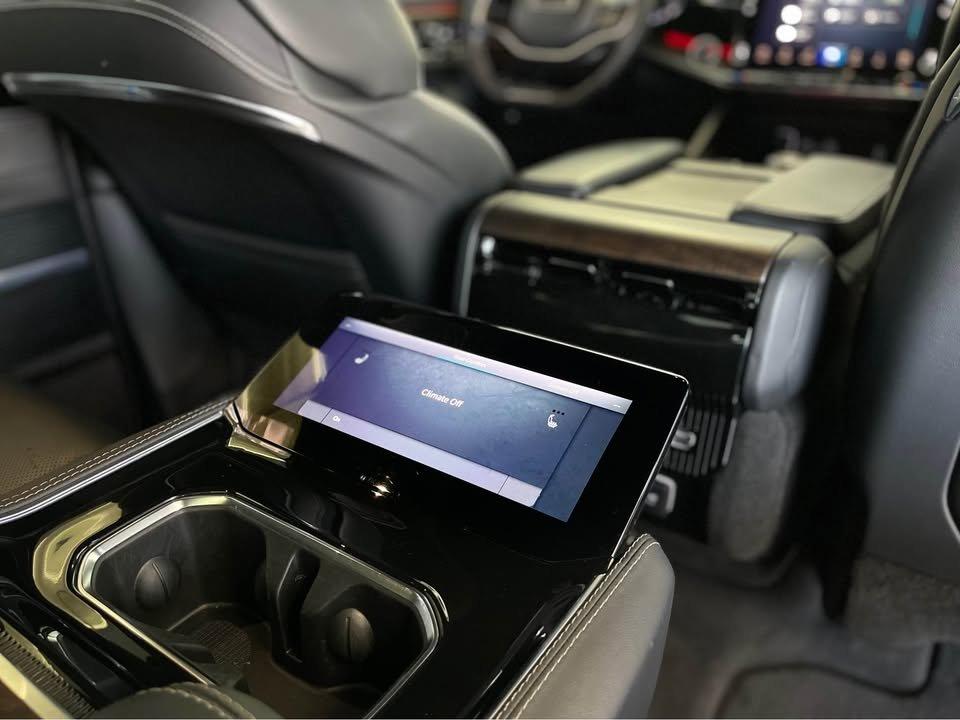 Jeep Grand Wagoneer Series II 4WD 2022