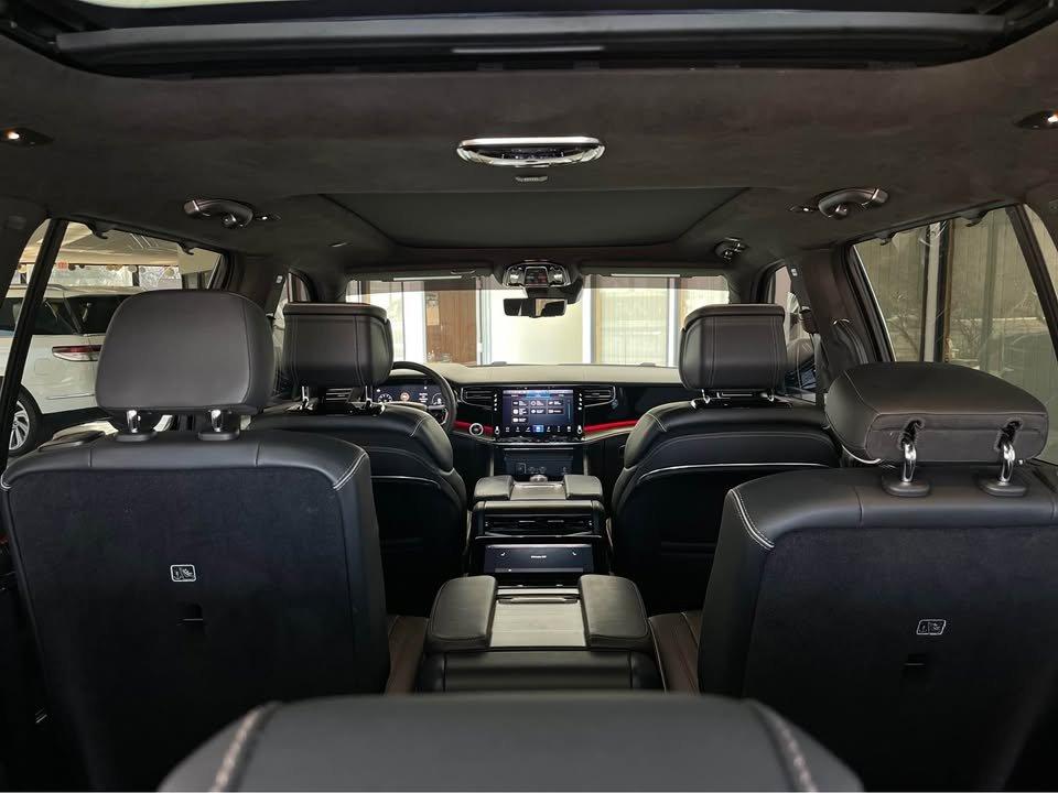 Jeep Grand Wagoneer Series II 4WD 2022