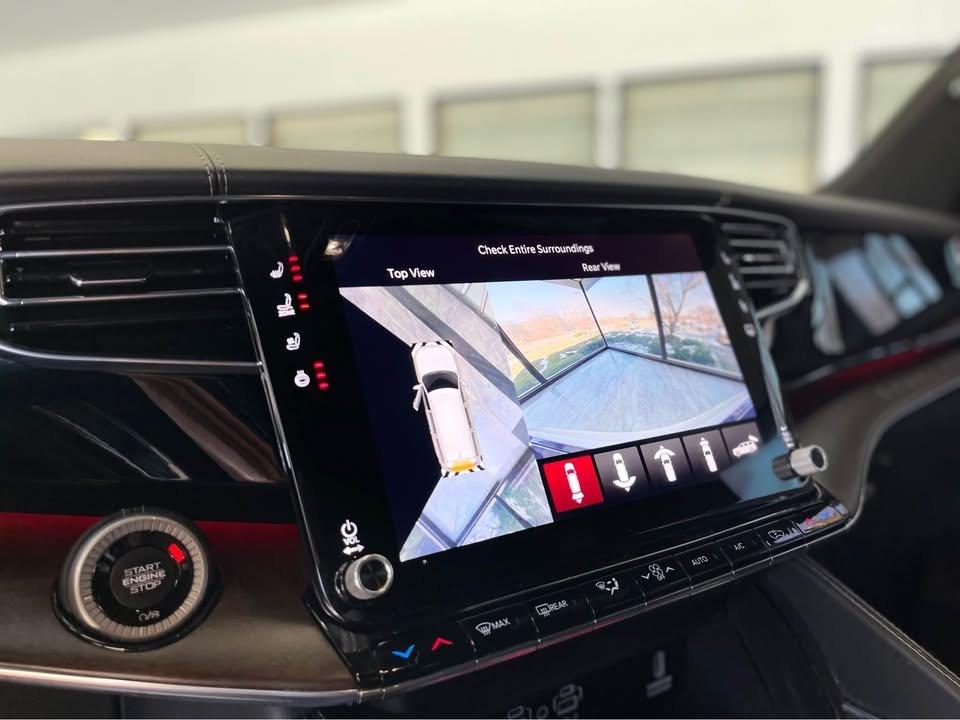 Jeep Grand Wagoneer Series II 4WD 2022