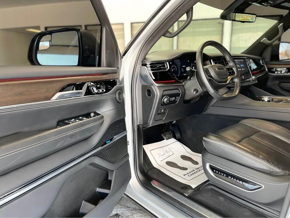 Jeep Grand Wagoneer Series II 4WD 2022