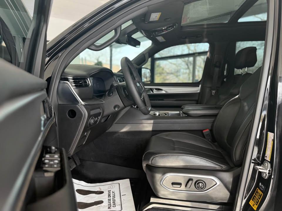 Jeep Wagoneer Series II 4WD 2023