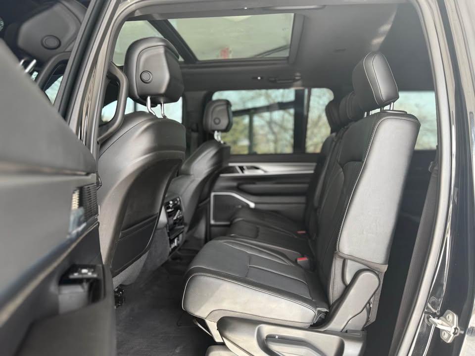 Jeep Wagoneer Series II 4WD 2023