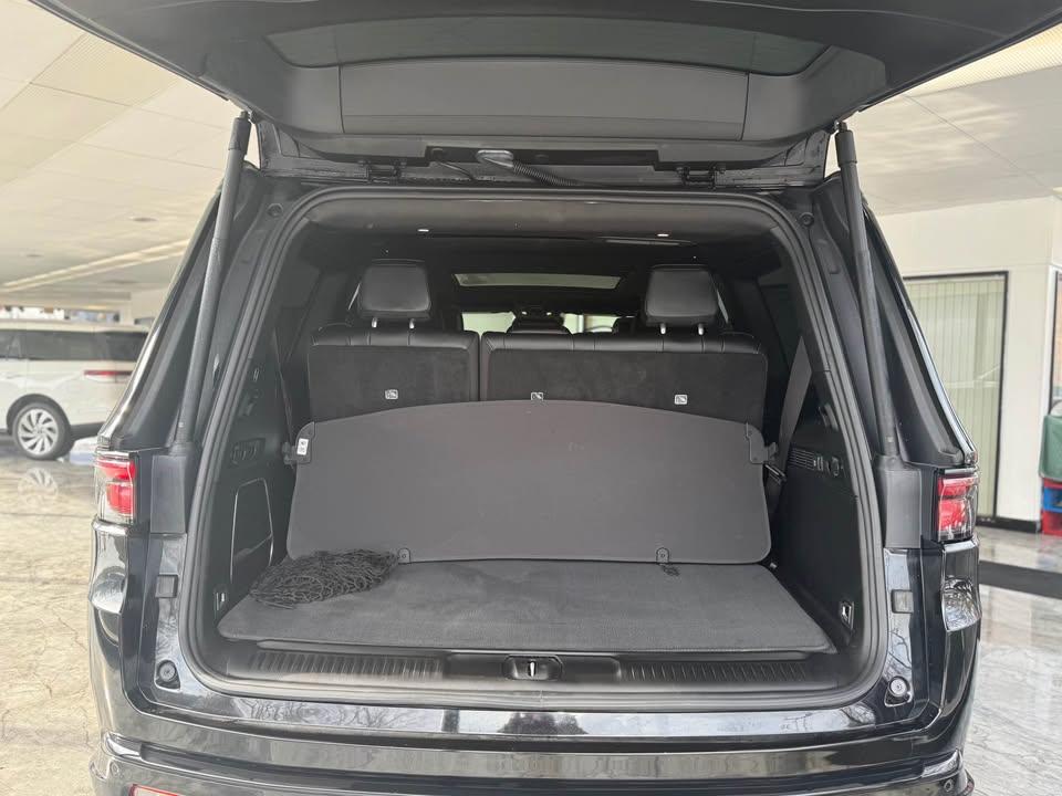 Jeep Wagoneer Series II 4WD 2023