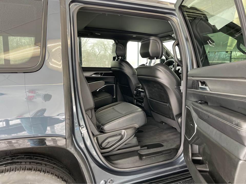 Jeep Wagoneer Series II 4WD 2025