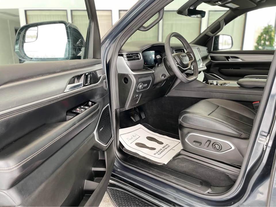 Jeep Wagoneer Series II 4WD 2025