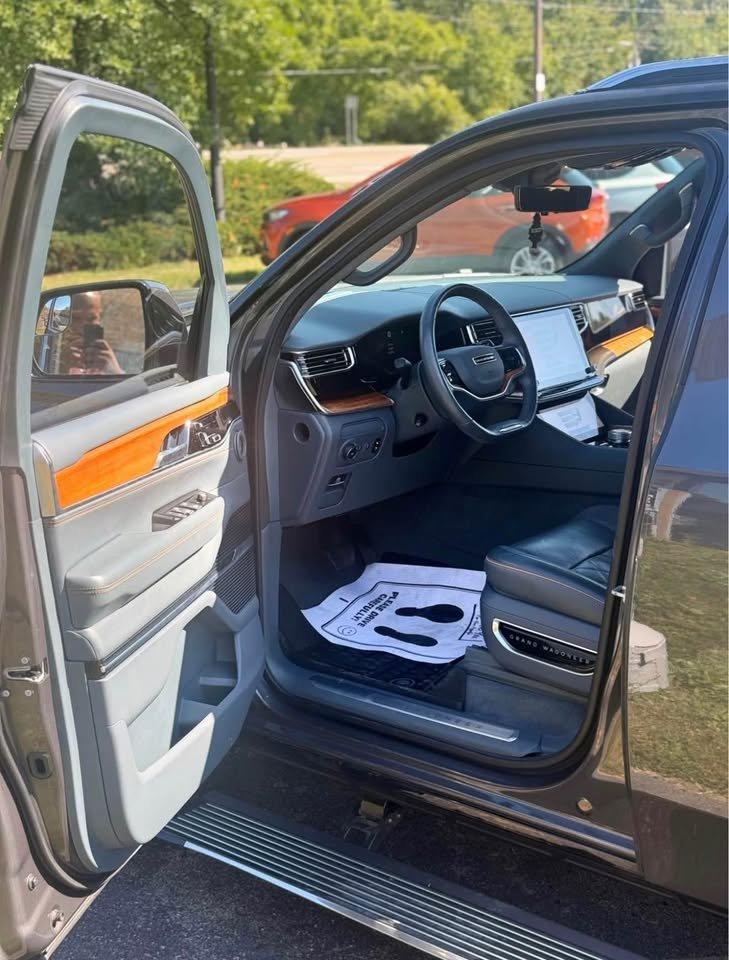 Jeep Grand Wagoneer Series II 4WD 2022