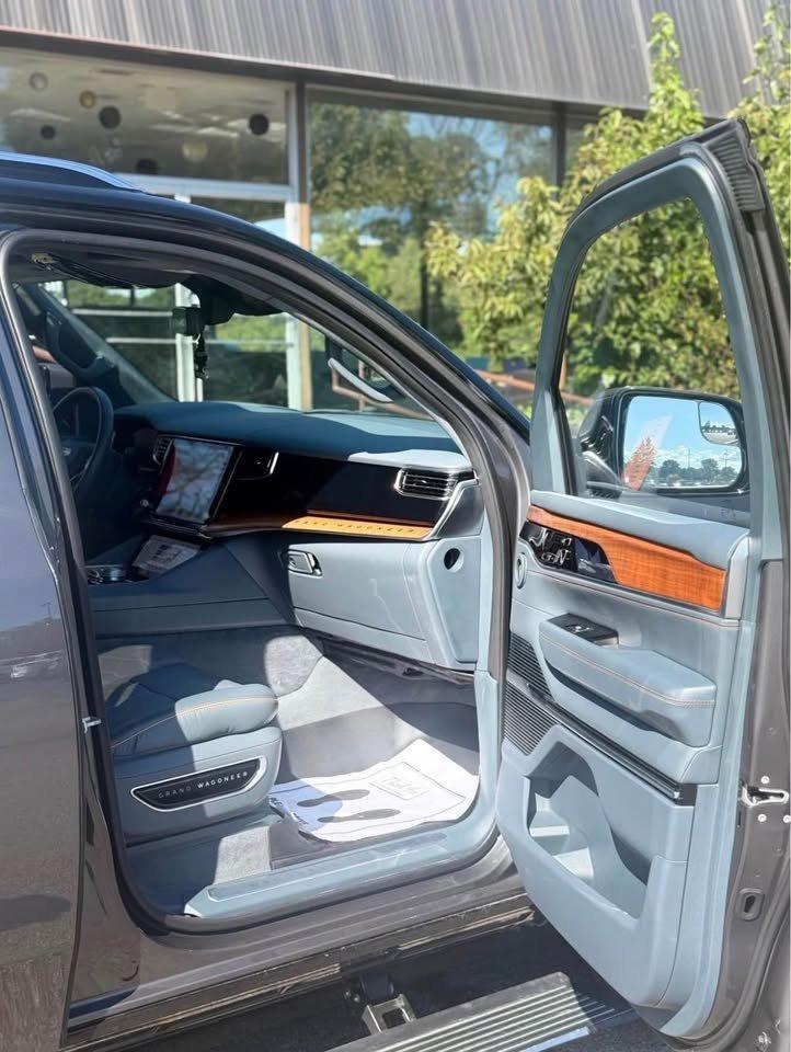 Jeep Grand Wagoneer Series II 4WD 2022