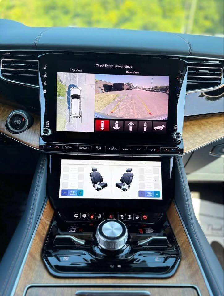 Jeep Grand Wagoneer Series II 4WD 2022