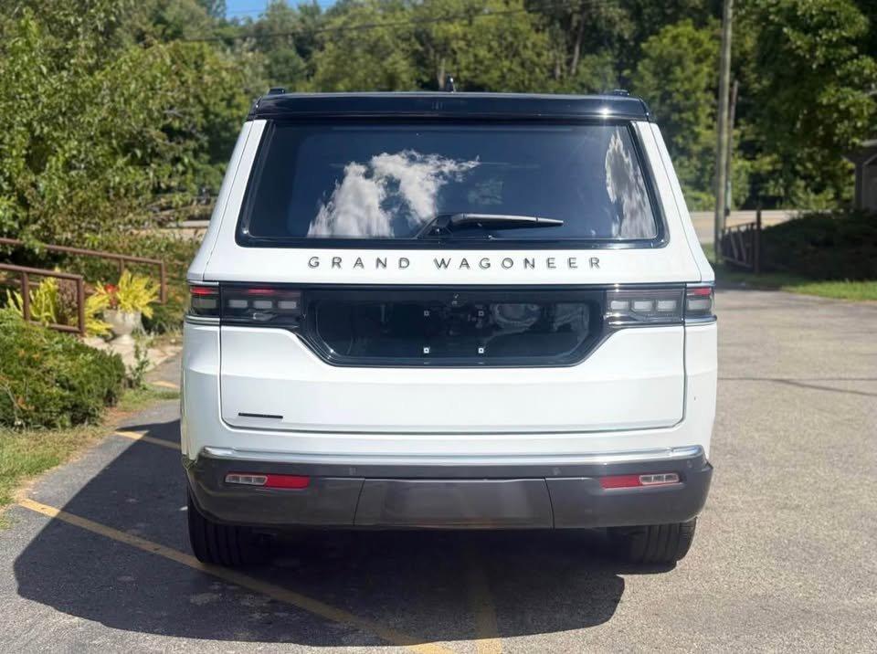 Jeep Grand Wagoneer Series II 4WD 2024