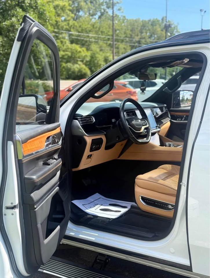 Jeep Grand Wagoneer Series II 4WD 2024