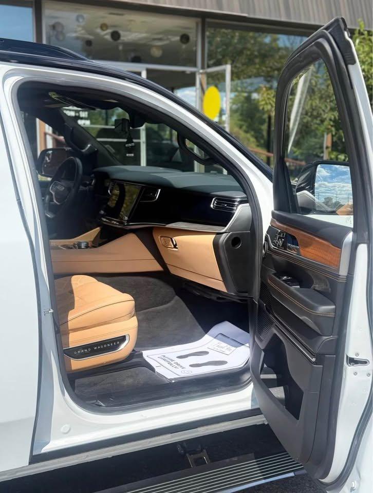 Jeep Grand Wagoneer Series II 4WD 2024