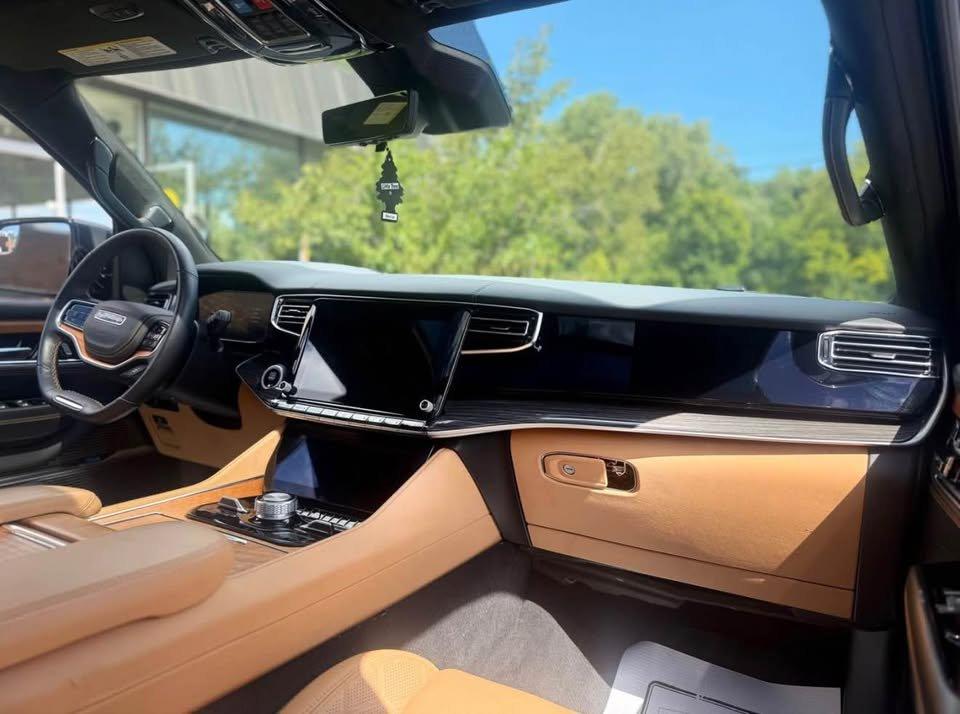 Jeep Grand Wagoneer Series II 4WD 2024