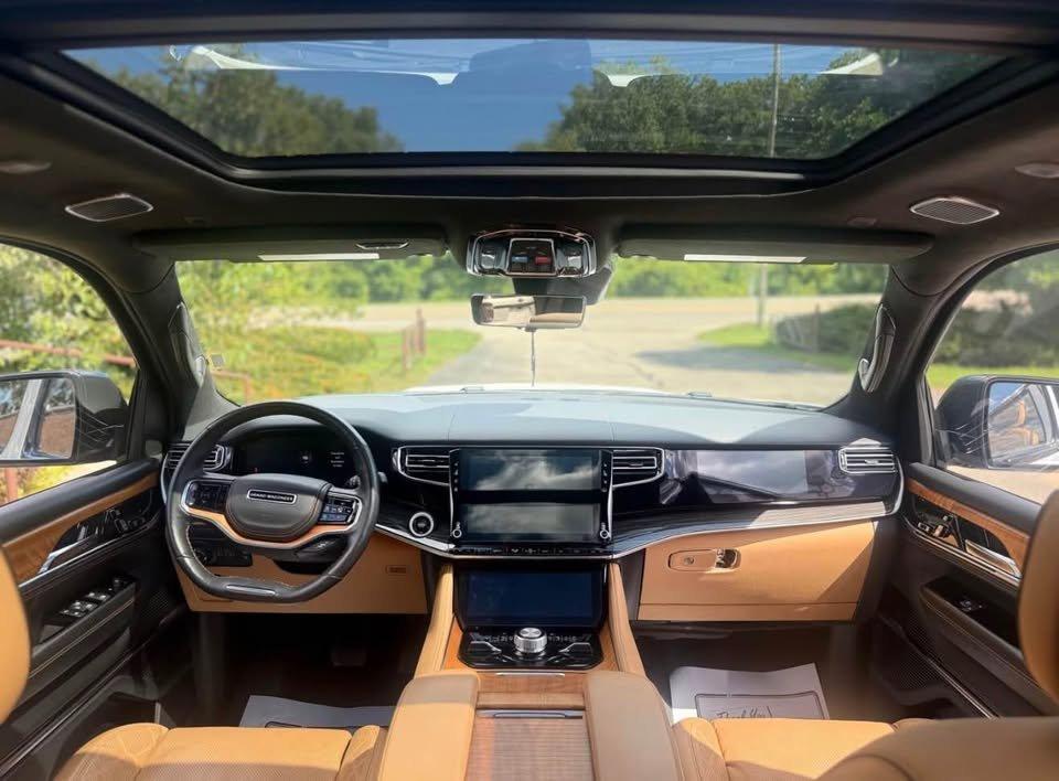 Jeep Grand Wagoneer Series II 4WD 2024