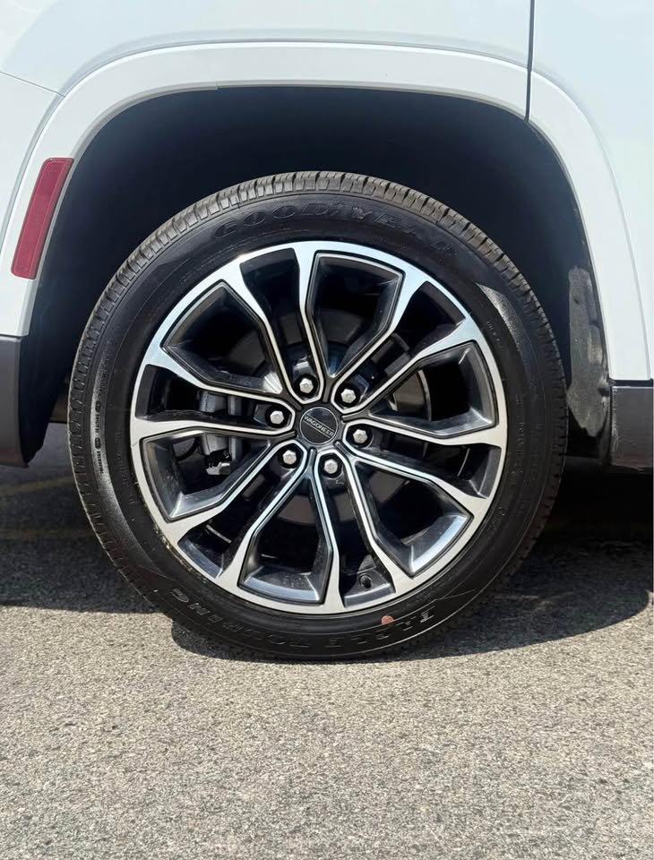 Jeep Grand Wagoneer Series II 4WD 2024