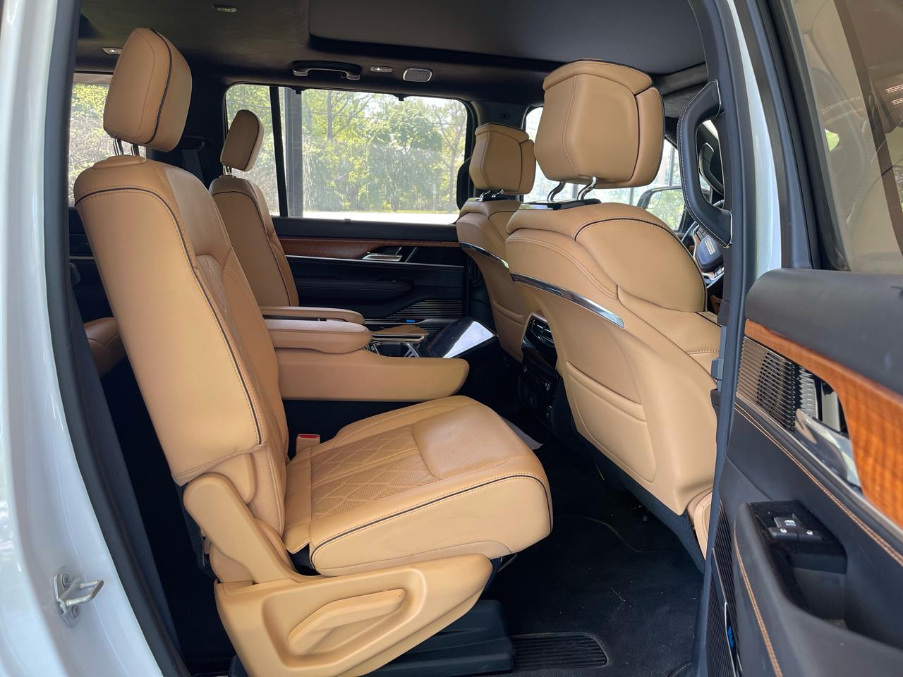 Jeep Grand Wagoneer Series II 4WD 2024