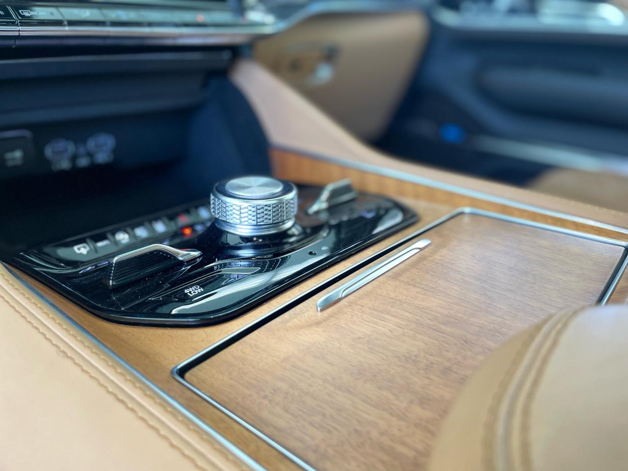 Jeep Grand Wagoneer Series II 4WD 2024