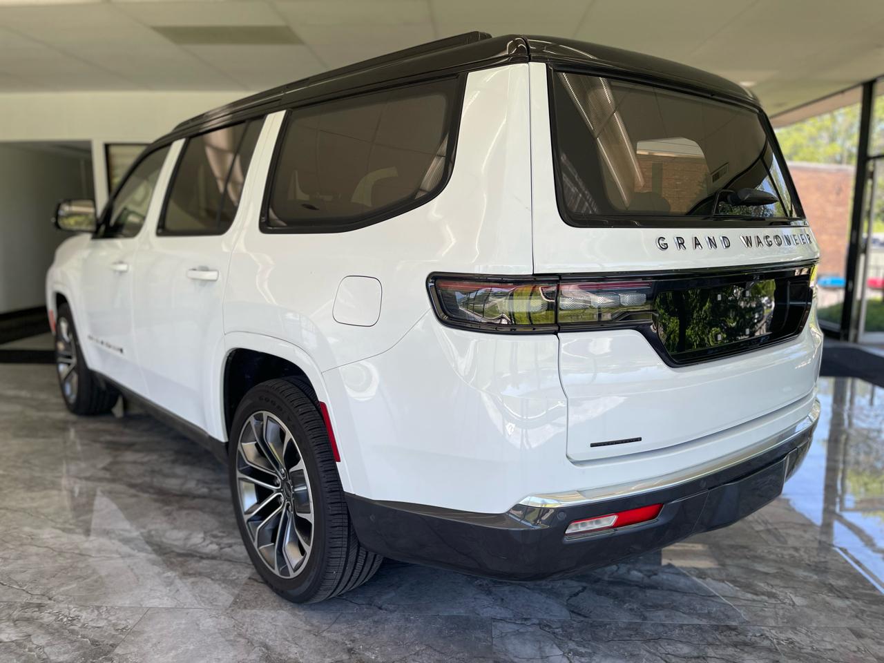 Jeep Grand Wagoneer Series II 4WD 2024