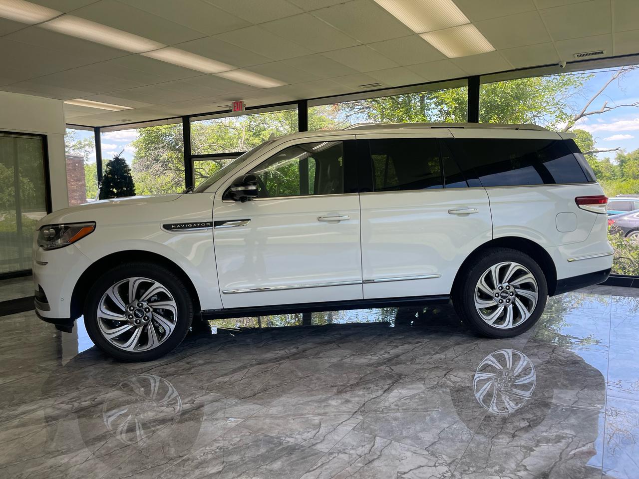 Lincoln Navigator Reserve 4WD 2023