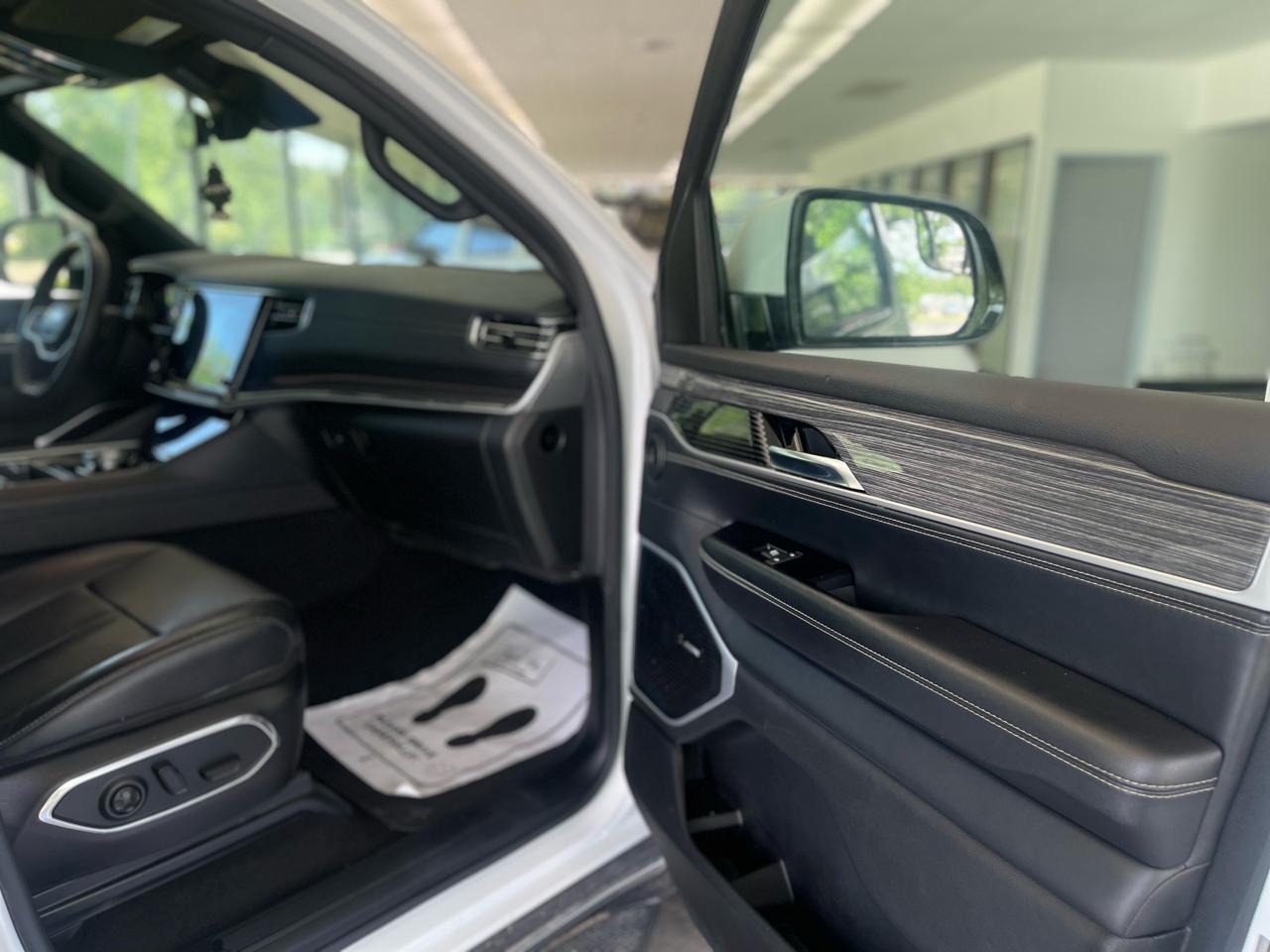 Jeep Wagoneer Series II 4WD 2022
