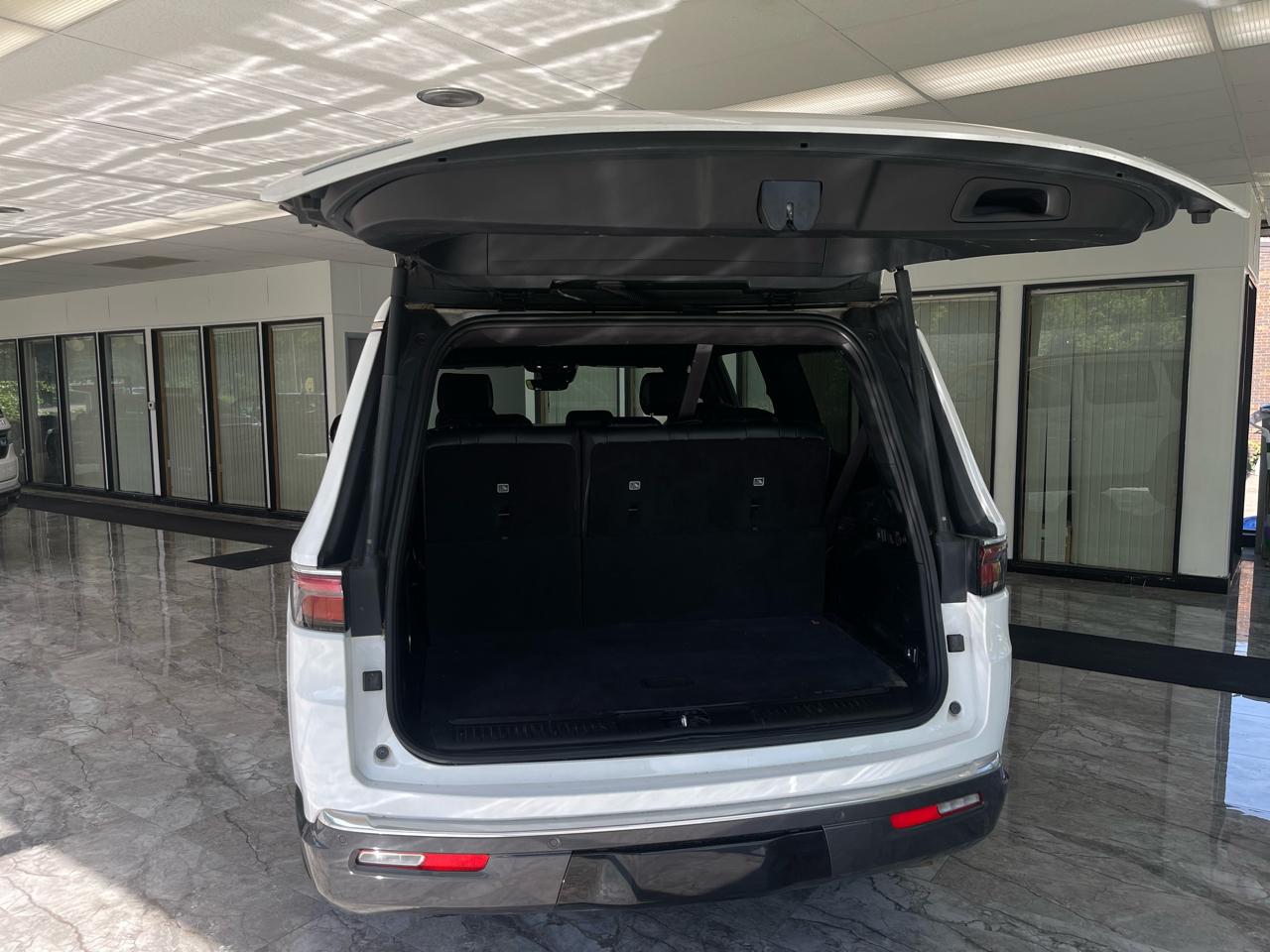 Jeep Wagoneer Series II 4WD 2022