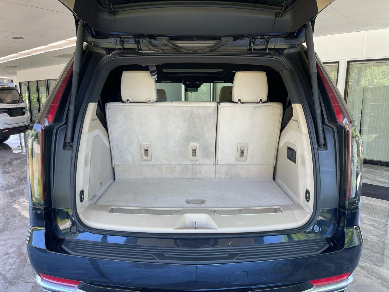 Cadillac Escalade Premium Luxury AWD 2022