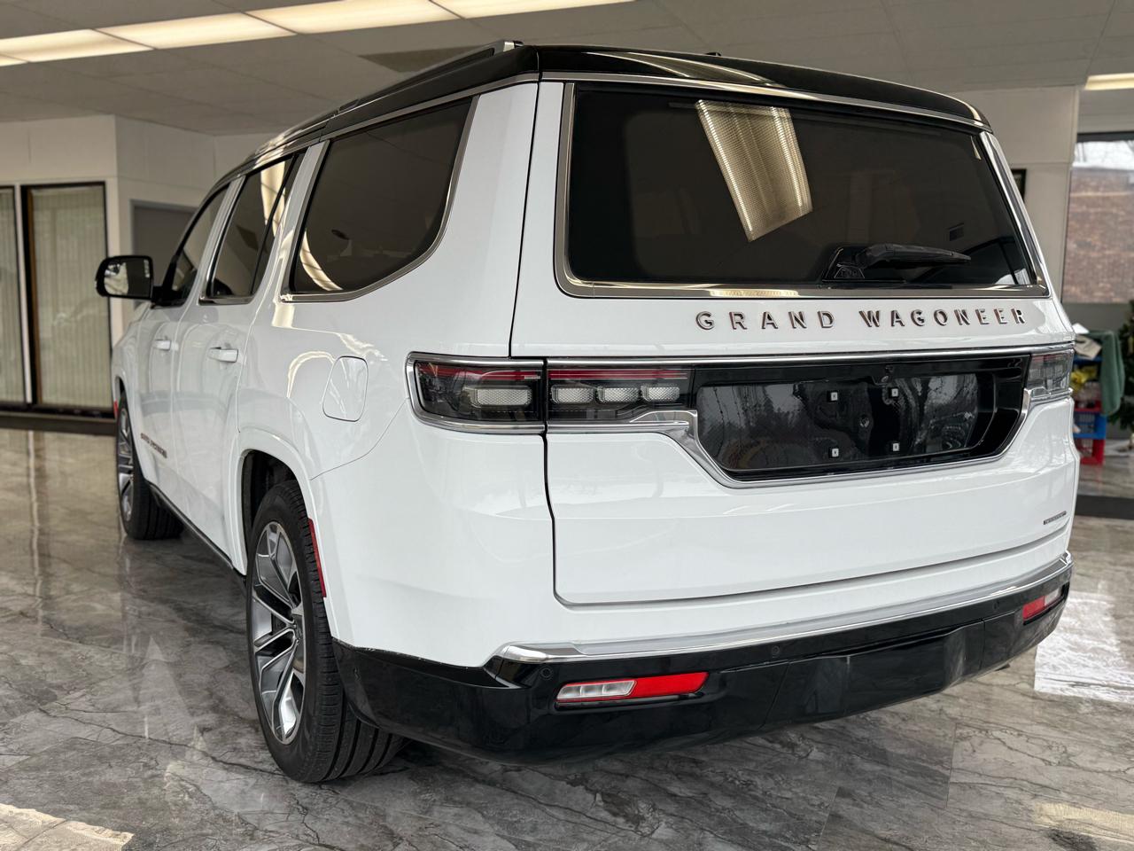 Jeep Grand Wagoneer Series III 4WD 2024