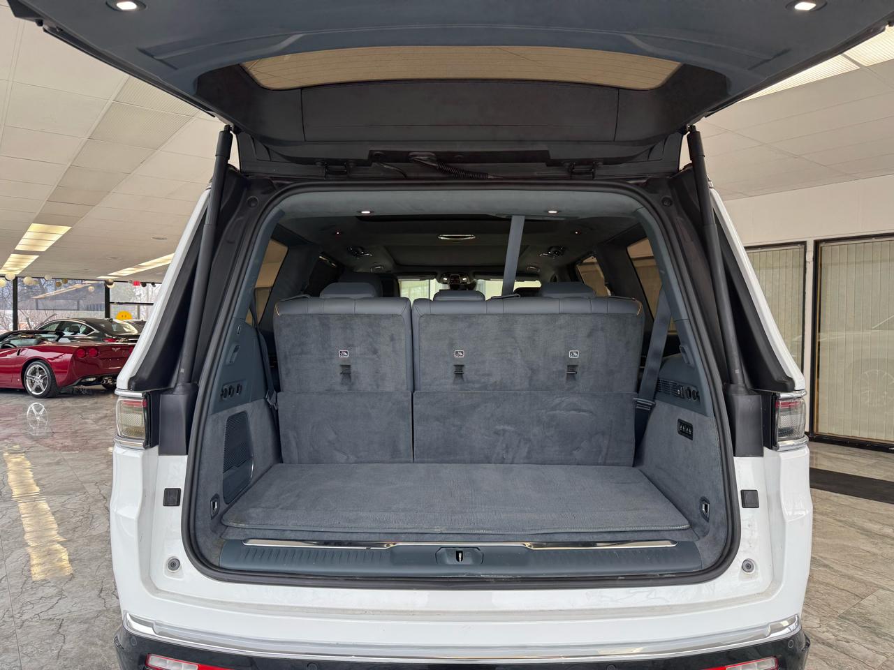 Jeep Grand Wagoneer Series III 4WD 2024