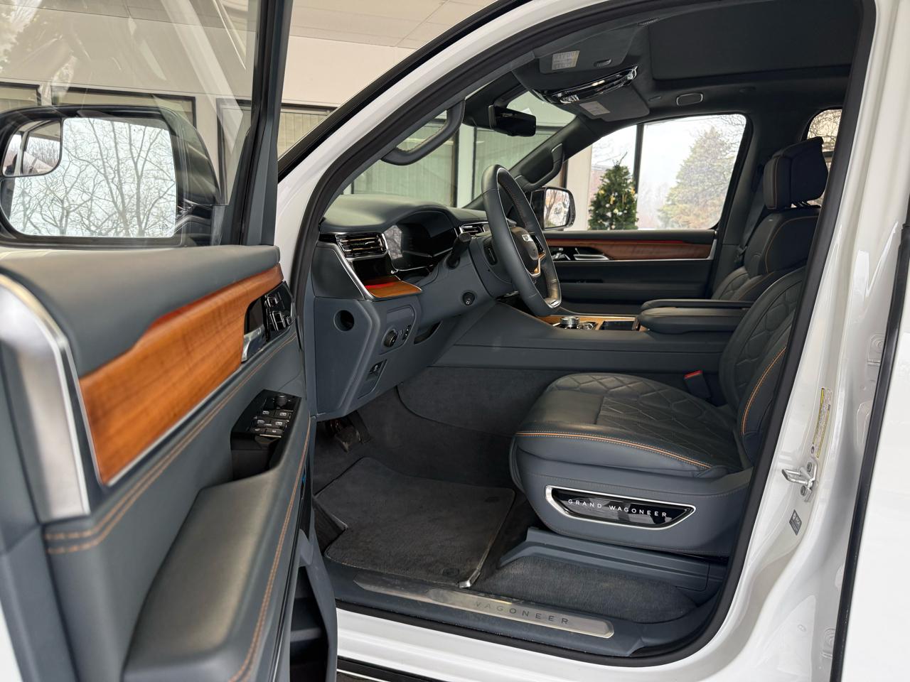 Jeep Grand Wagoneer Series III 4WD 2024