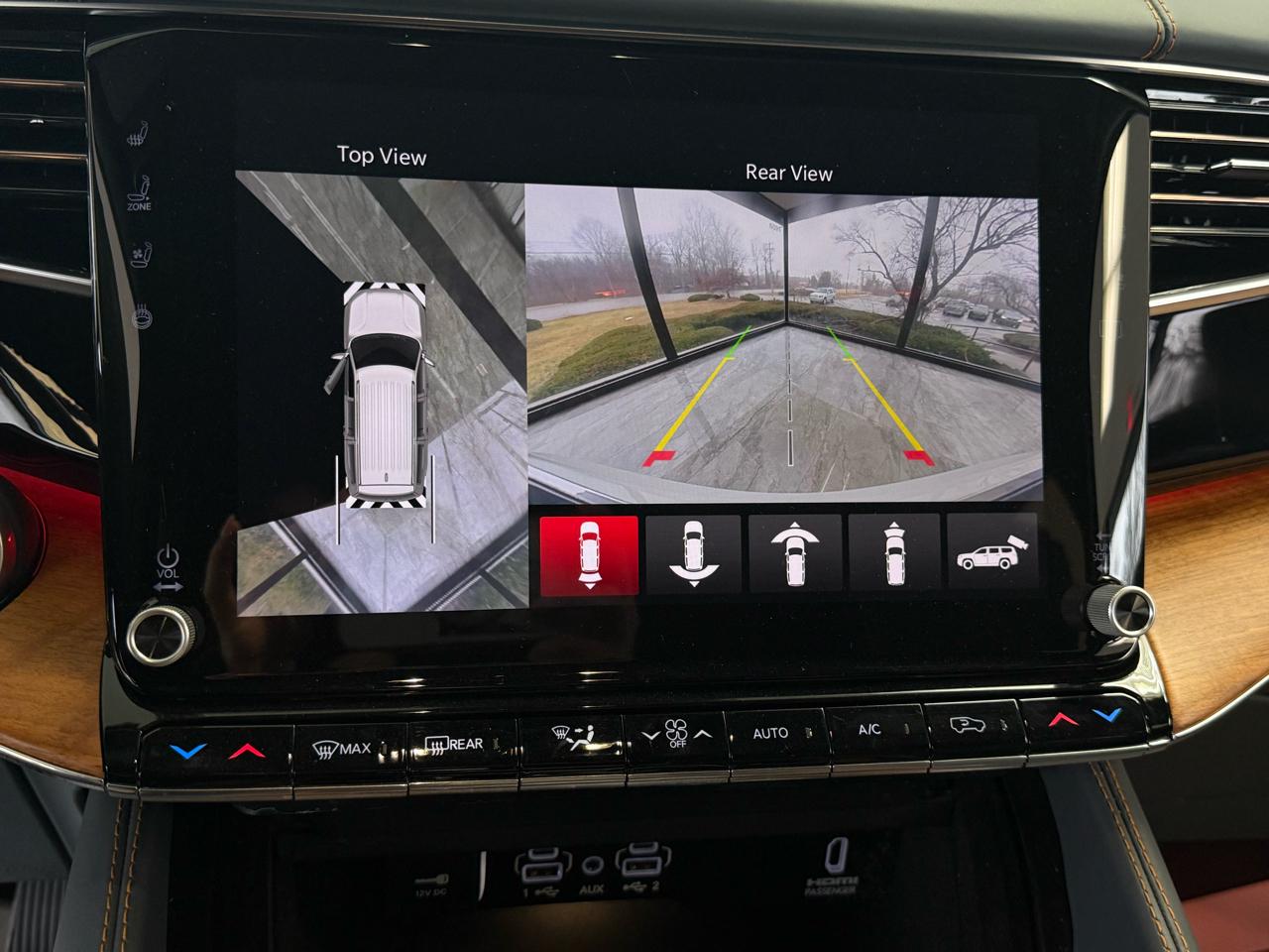 Jeep Grand Wagoneer Series III 4WD 2024