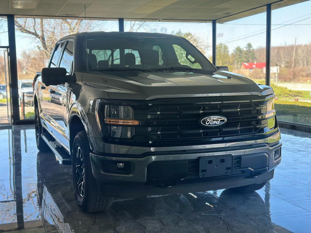 Ford F-150 XLT SuperCrew 4WD 2024
