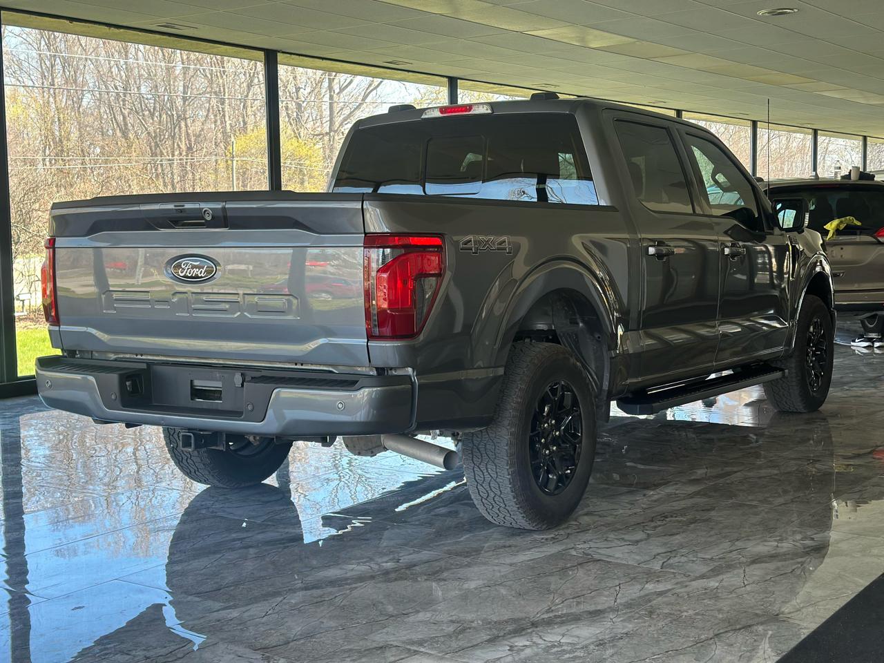 Ford F-150 XLT SuperCrew 4WD 2024