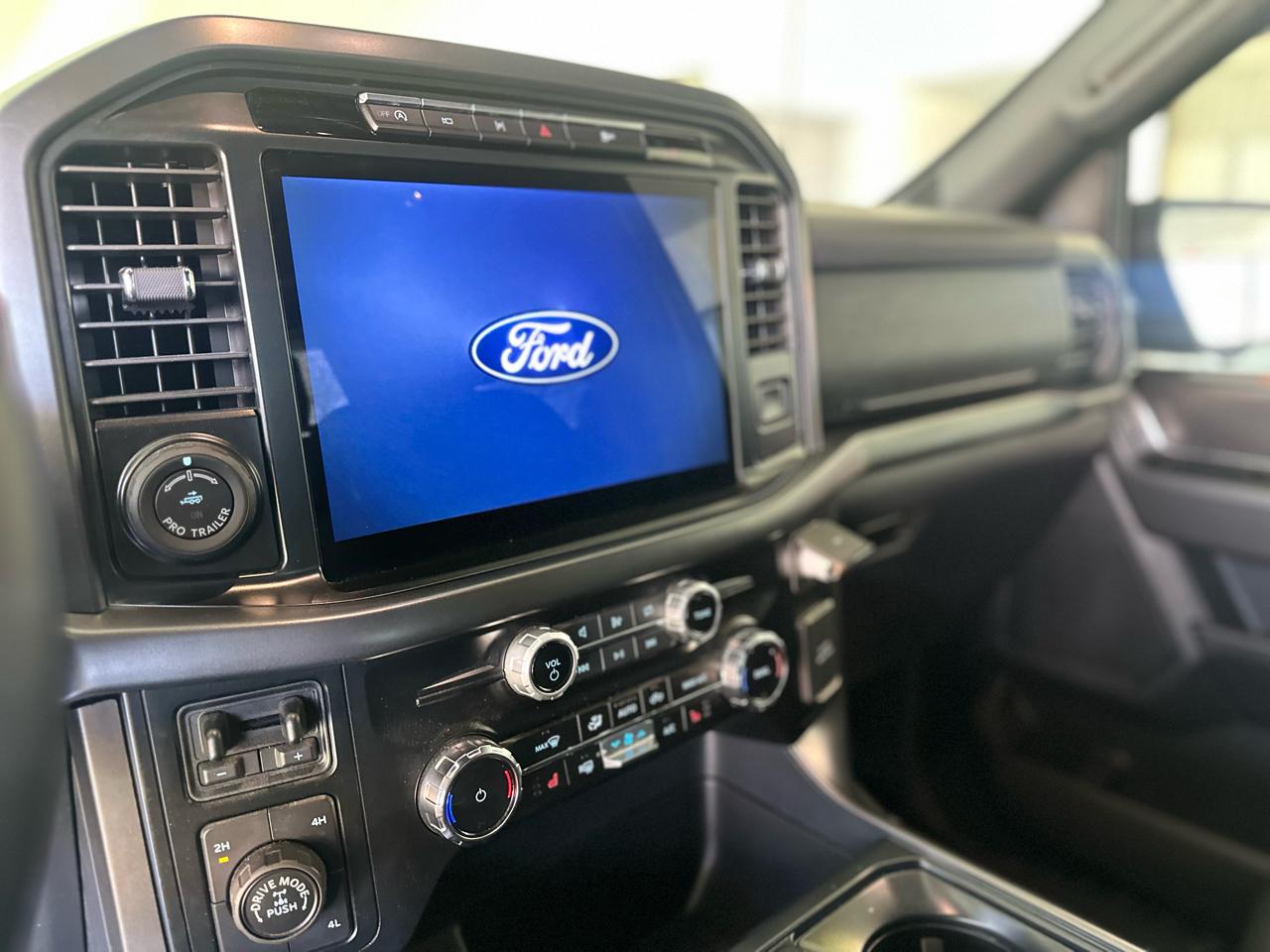 Ford F-150 XLT SuperCrew 4WD 2024