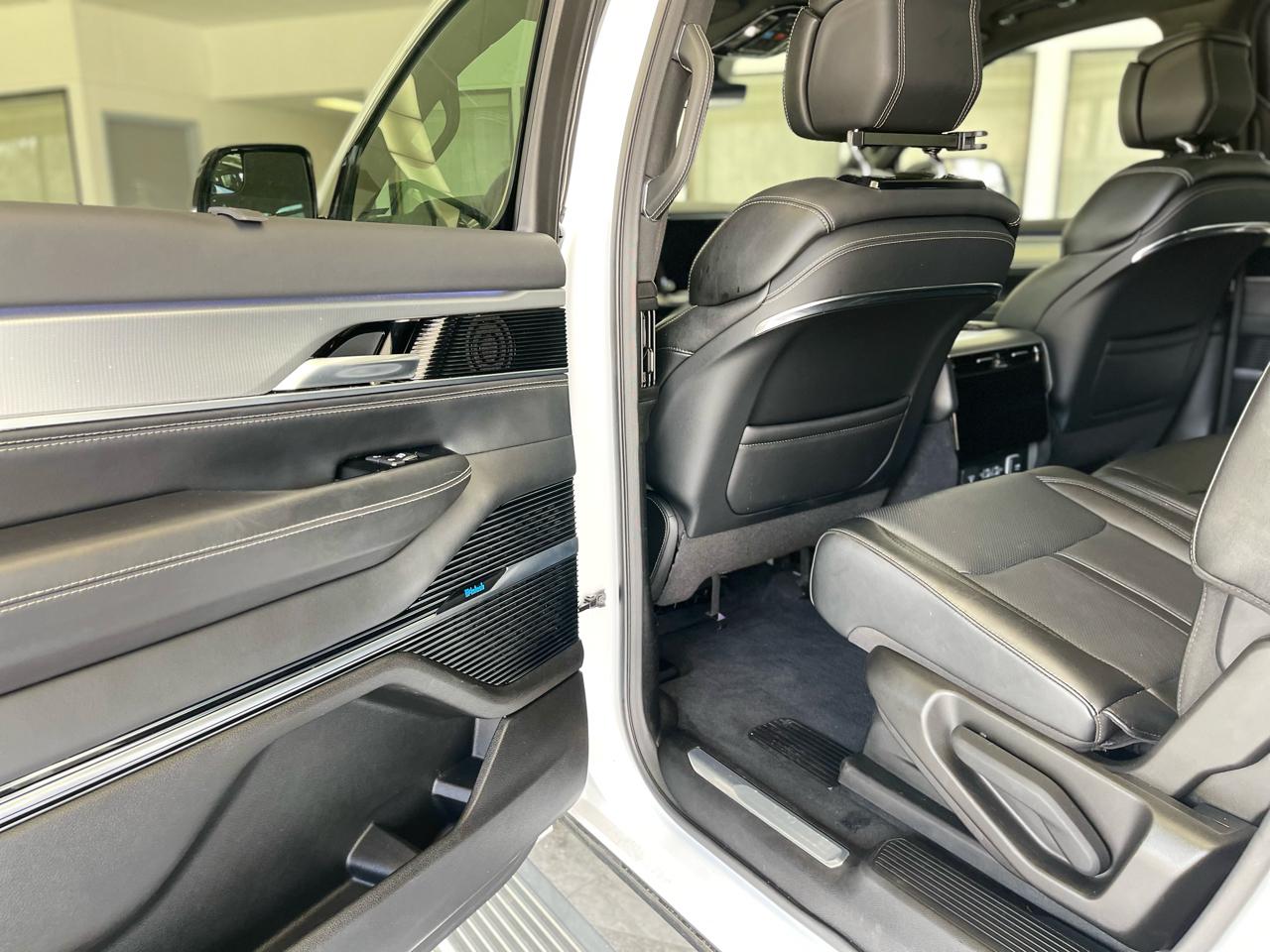 Jeep Grand Wagoneer Series I 4WD 2023