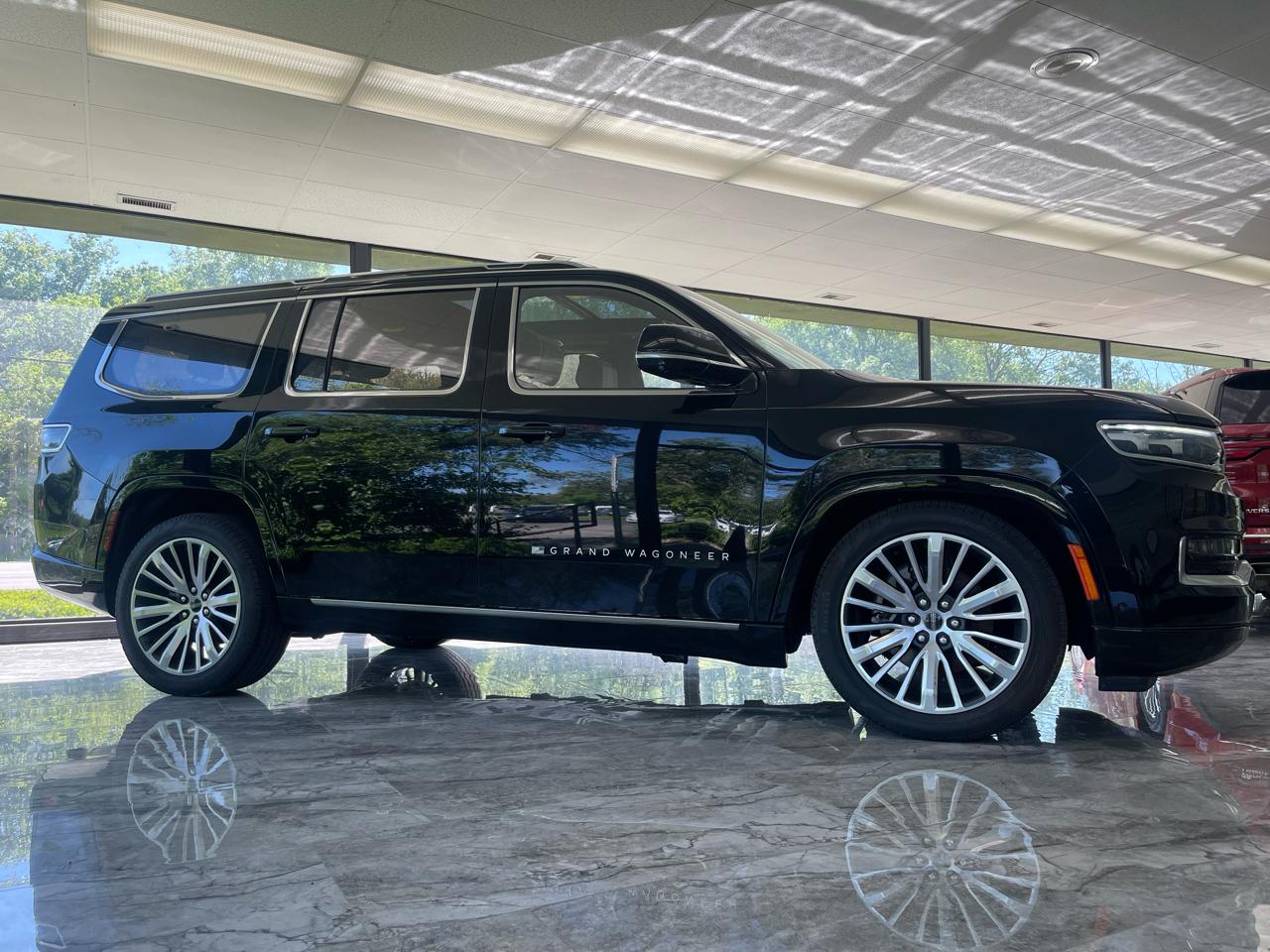 Jeep Grand Wagoneer Series III 4WD 2023