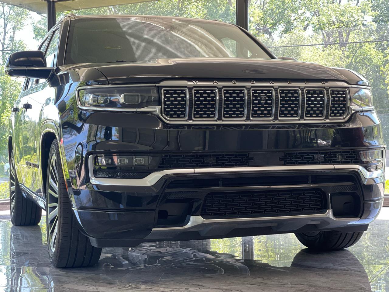 Jeep Grand Wagoneer Series III 4WD 2023