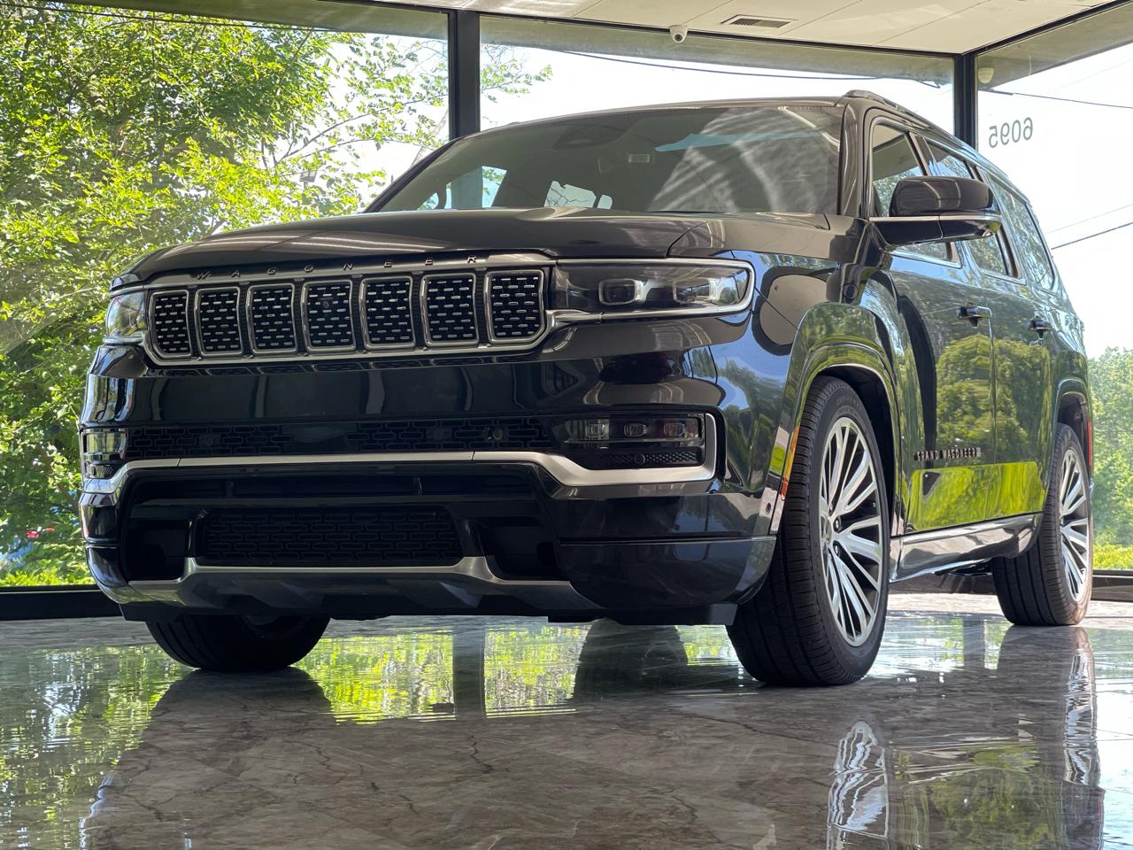 Jeep Grand Wagoneer Series III 4WD 2023