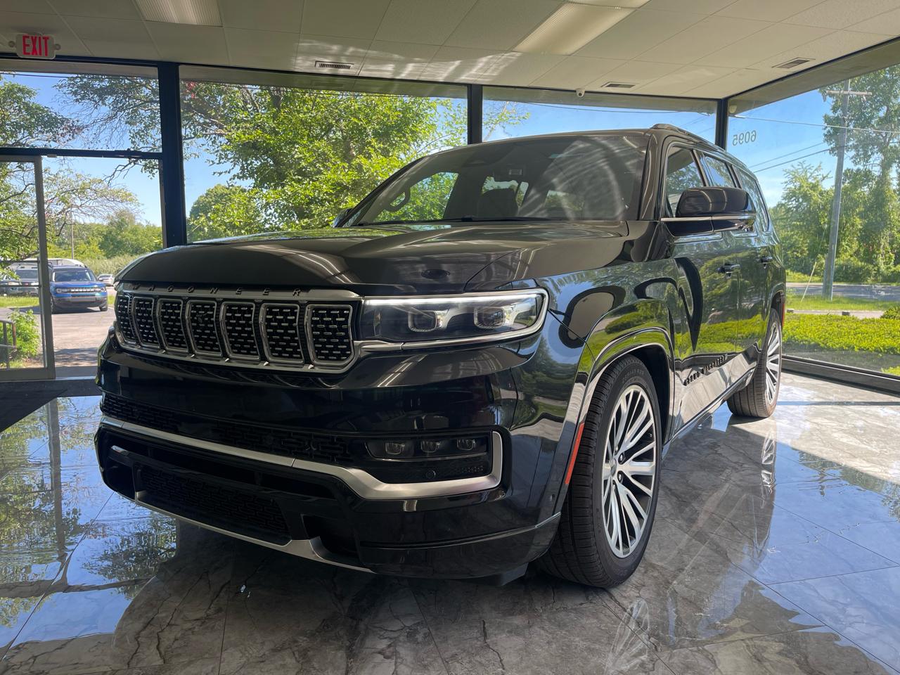 Jeep Grand Wagoneer Series III 4WD 2023