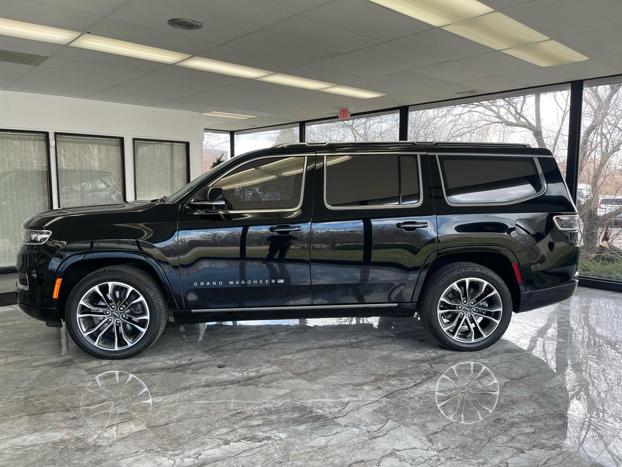 Jeep Grand Wagoneer Series III 4WD 2022