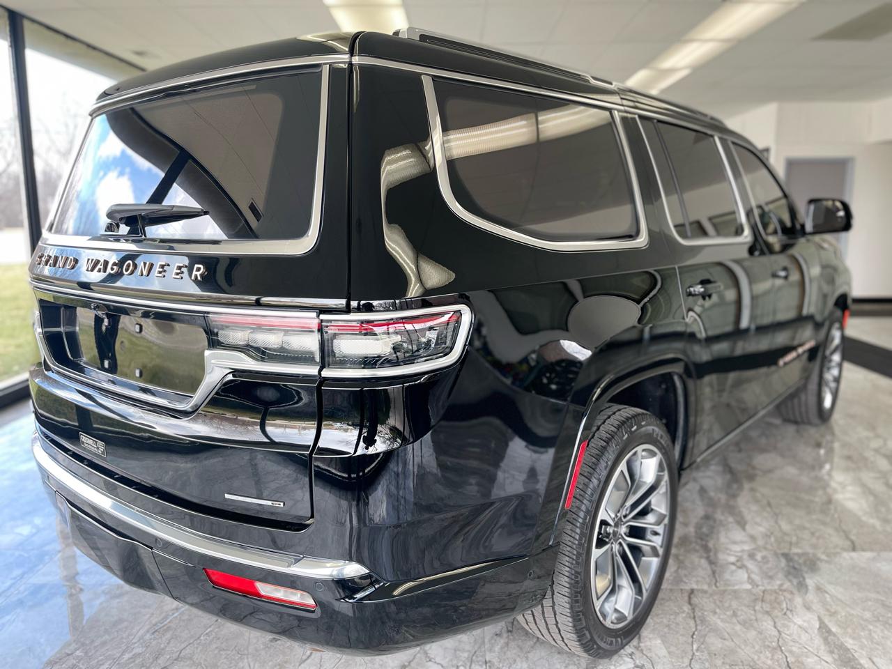 Jeep Grand Wagoneer Series III 4WD 2022