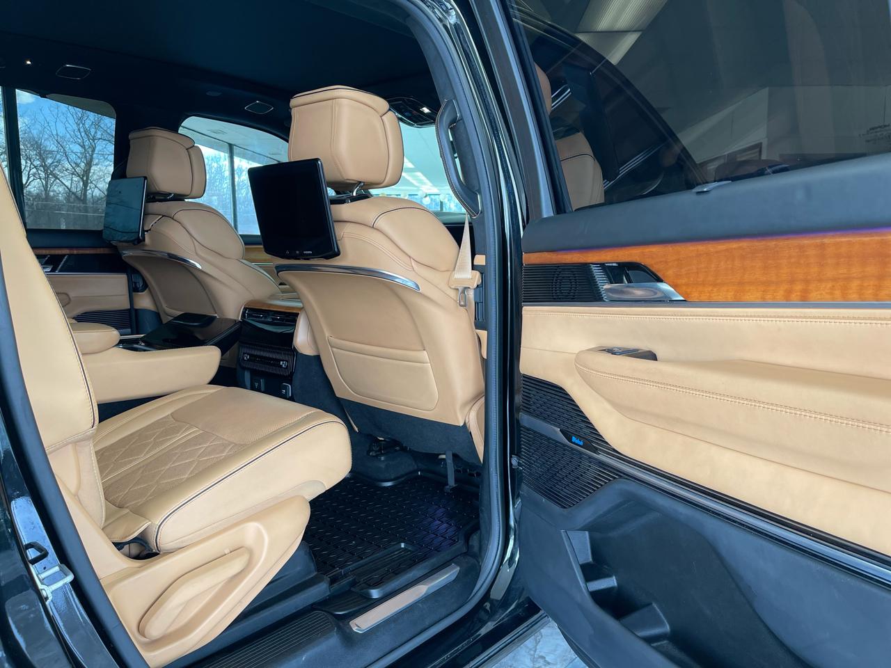 Jeep Grand Wagoneer Series III 4WD 2022