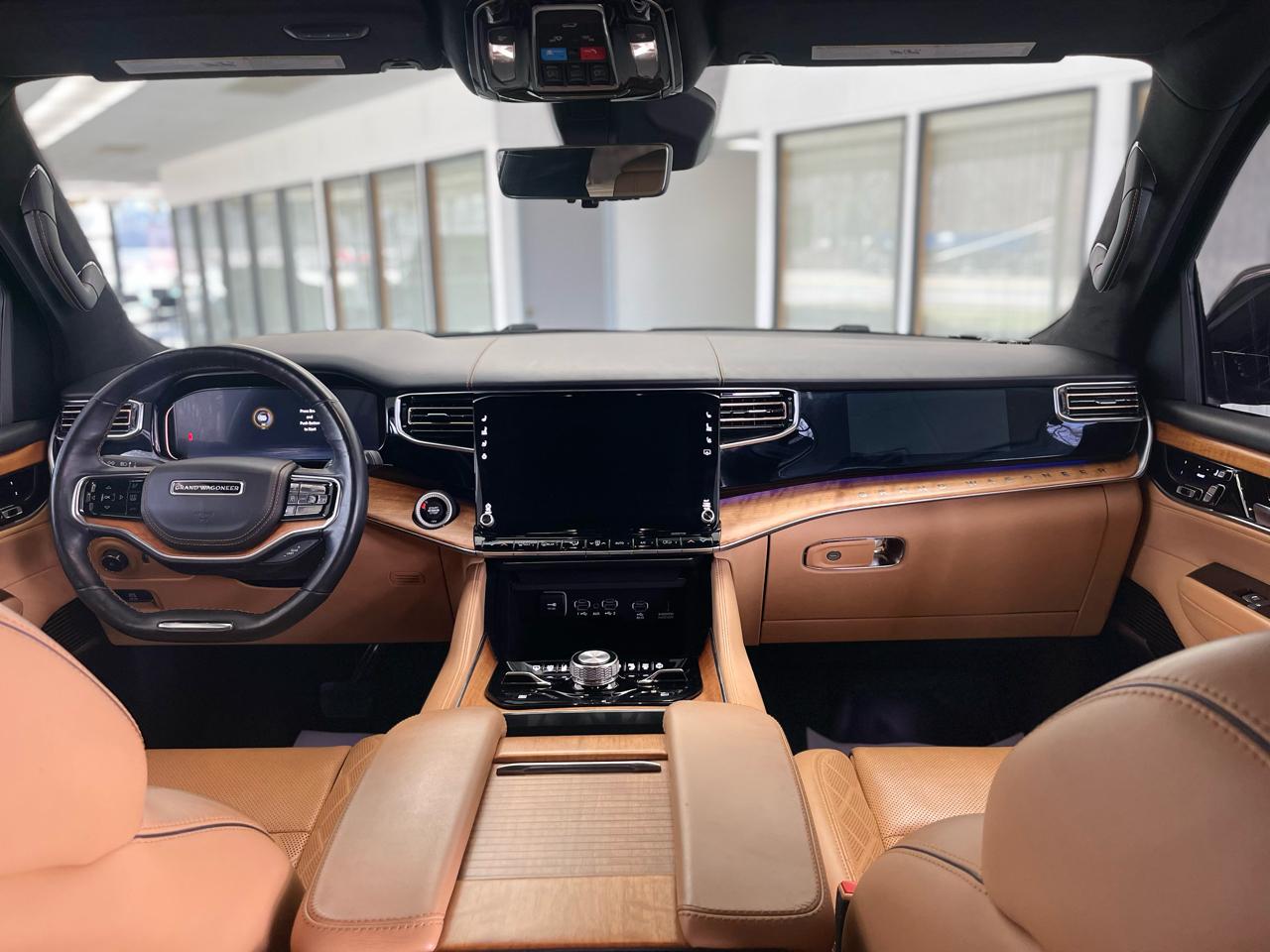 Jeep Grand Wagoneer Series III 4WD 2022