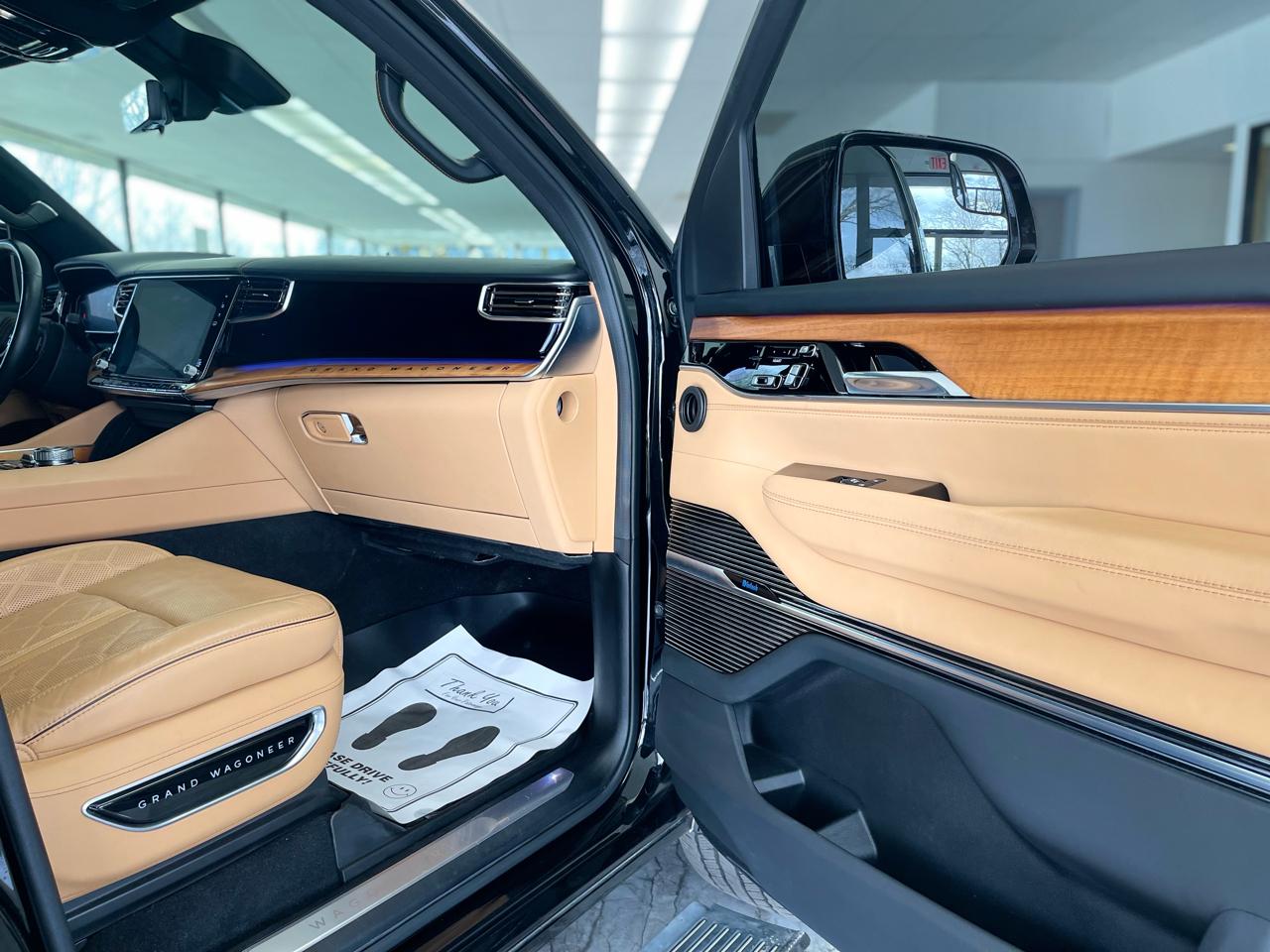 Jeep Grand Wagoneer Series III 4WD 2022