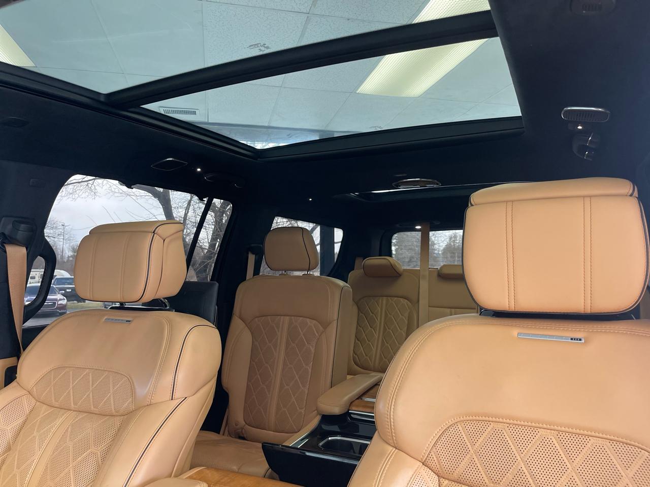 Jeep Grand Wagoneer Series III 4WD 2022