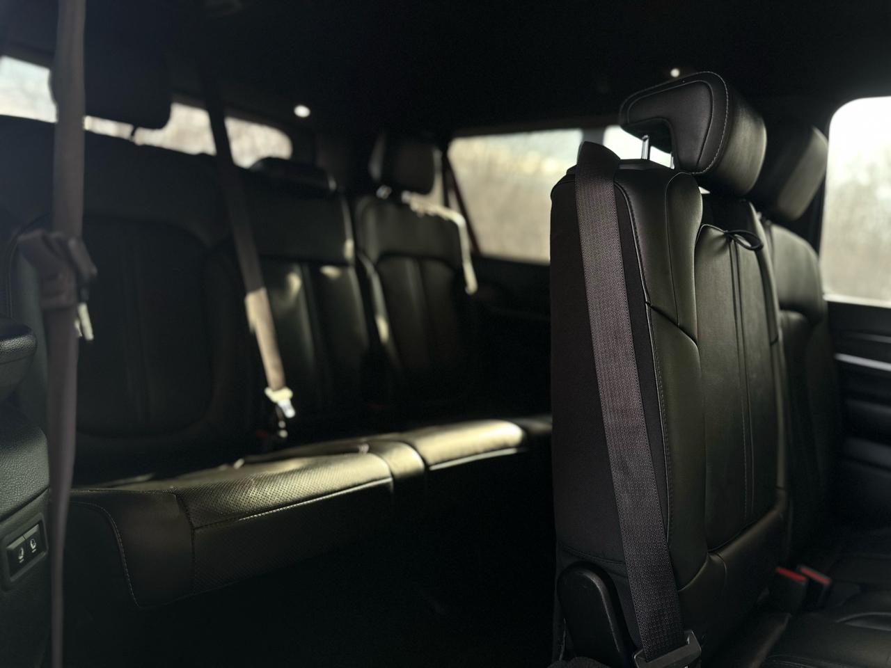 Jeep Wagoneer L Series II 4WD 2023