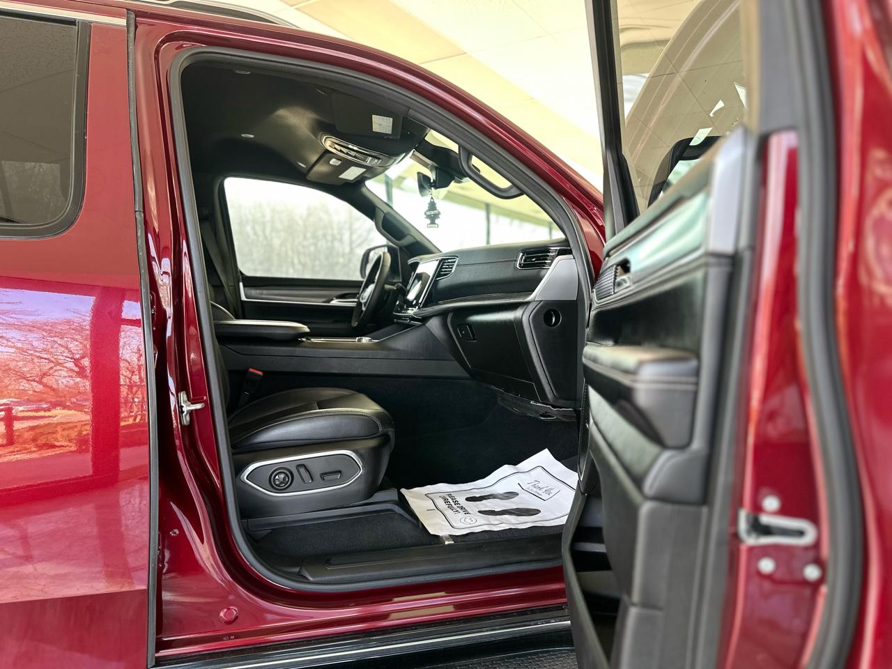 Jeep Wagoneer L Series II 4WD 2023