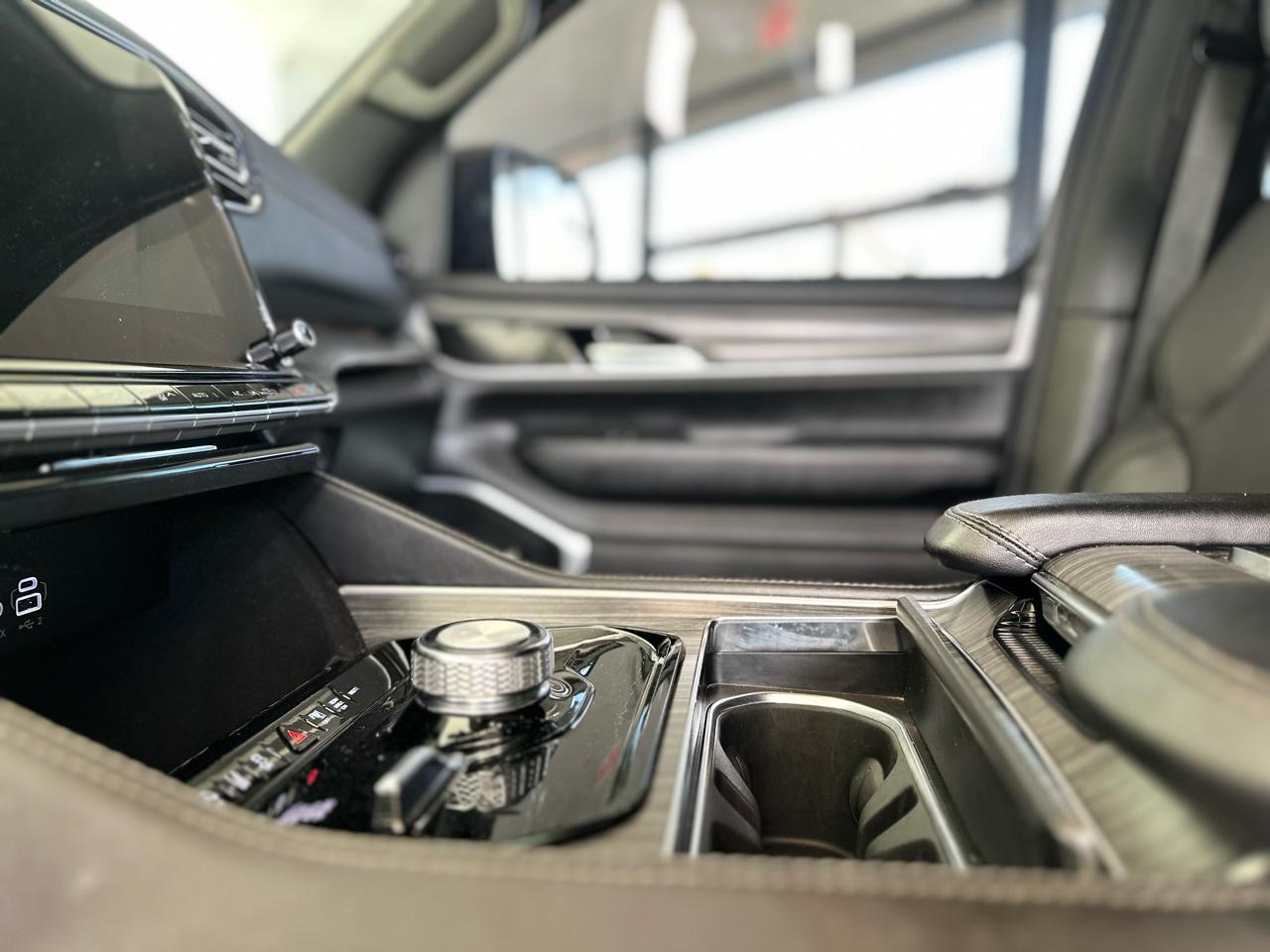 Jeep Wagoneer L Series II 4WD 2023